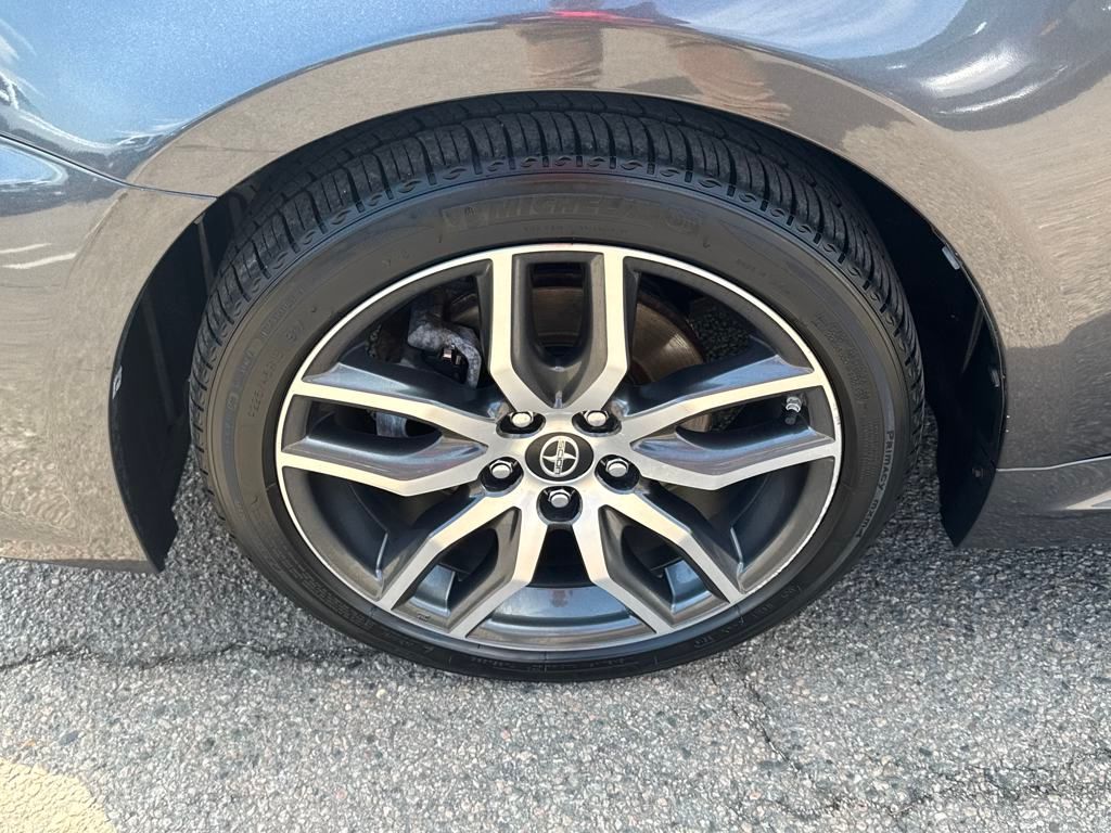 Vehicle image 26 of 45