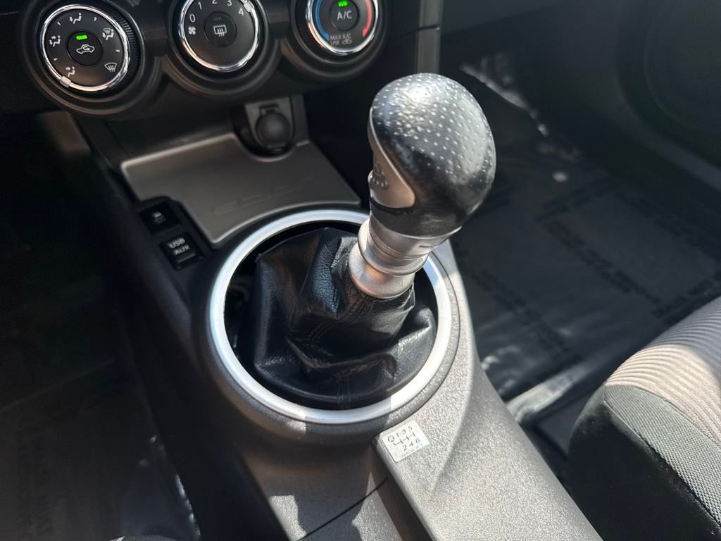 Vehicle image 29 of 45