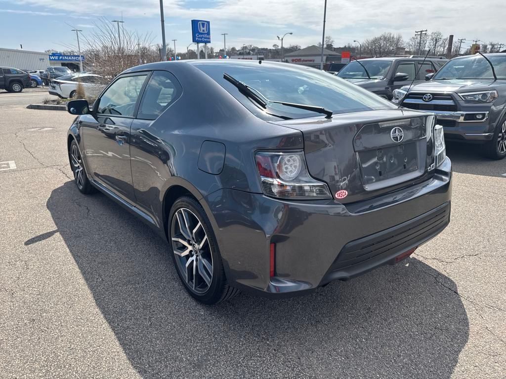 Vehicle image 8 of 45