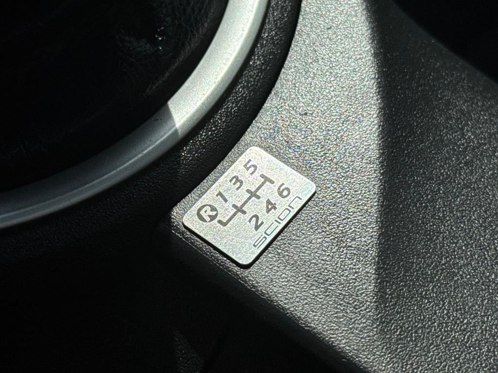 Vehicle image 31 of 45