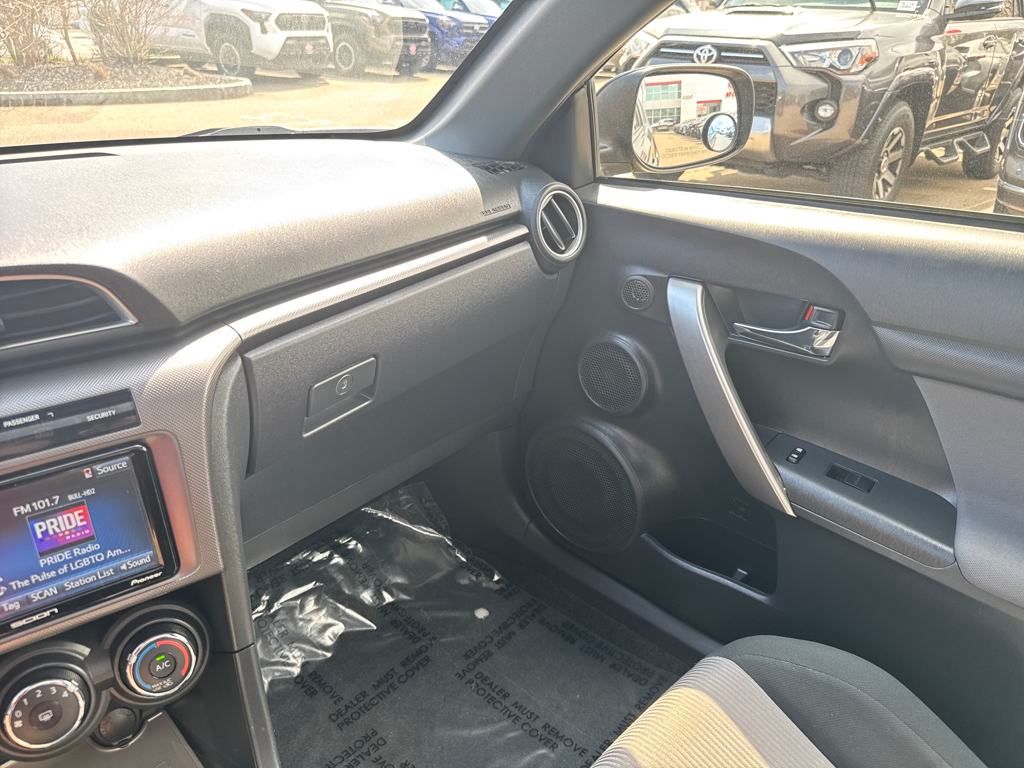 Vehicle image 39 of 45