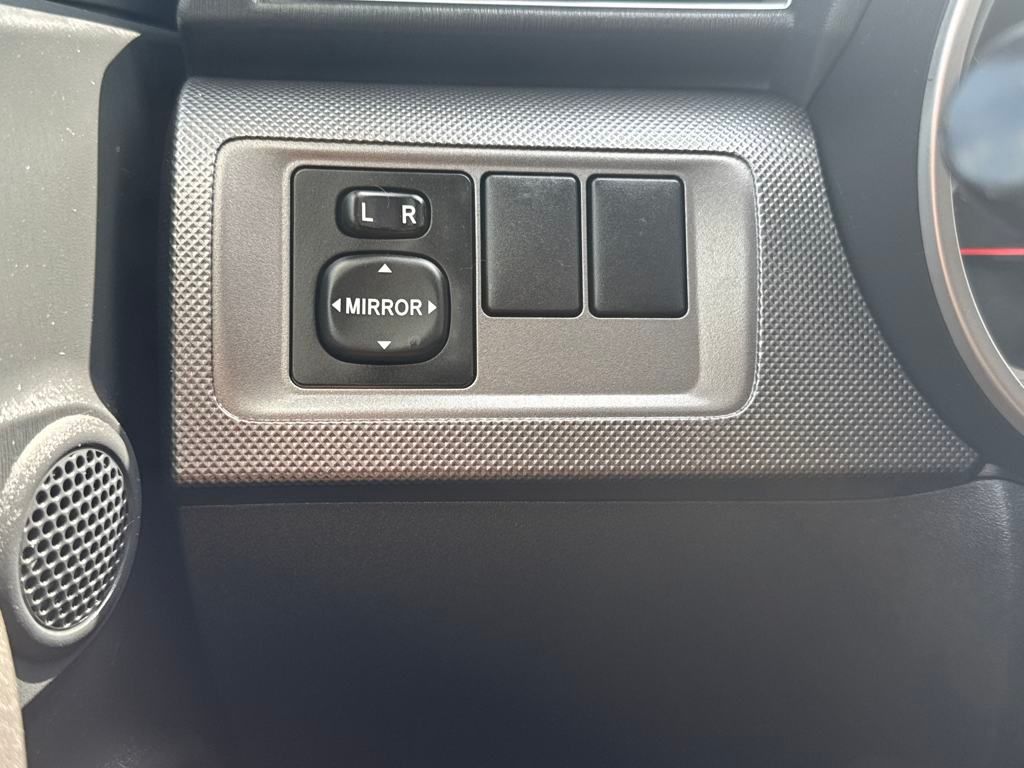 Vehicle image 41 of 45
