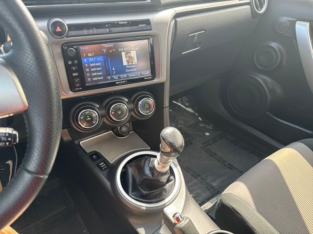 Vehicle image 20 of 45