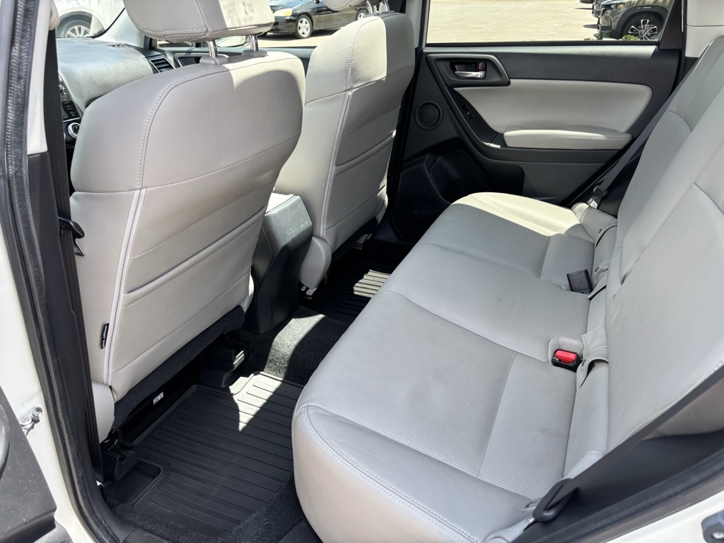 2016 Subaru Forester 2.5i Limited Image 16 of 38
