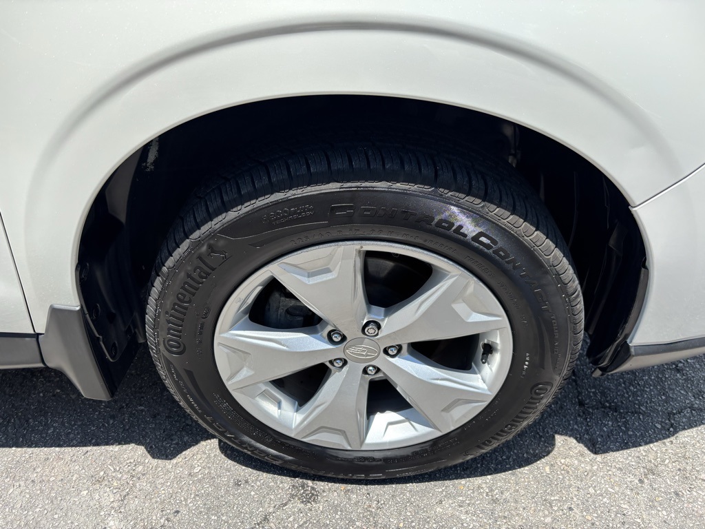 2016 Subaru Forester 2.5i Limited Image 9 of 38