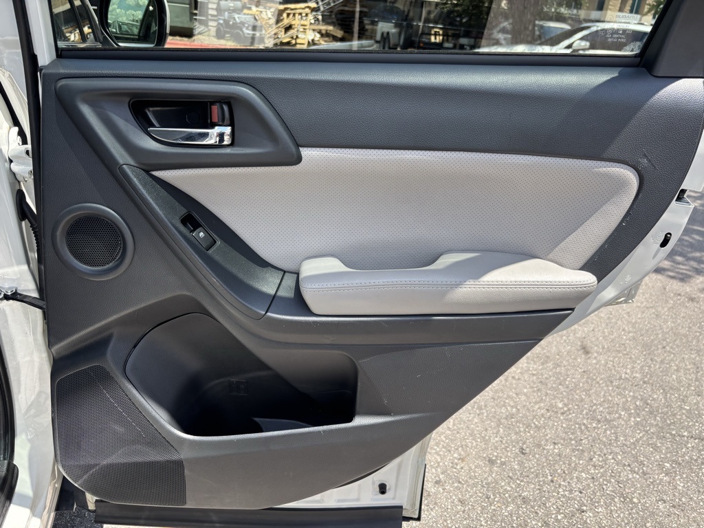 2016 Subaru Forester 2.5i Limited Image 31 of 38
