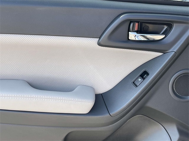 Vehicle image 23 of 39