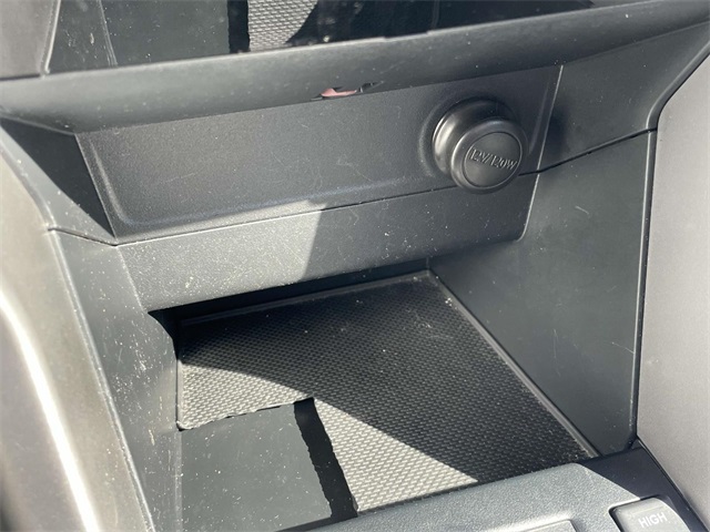 Vehicle image 27 of 39