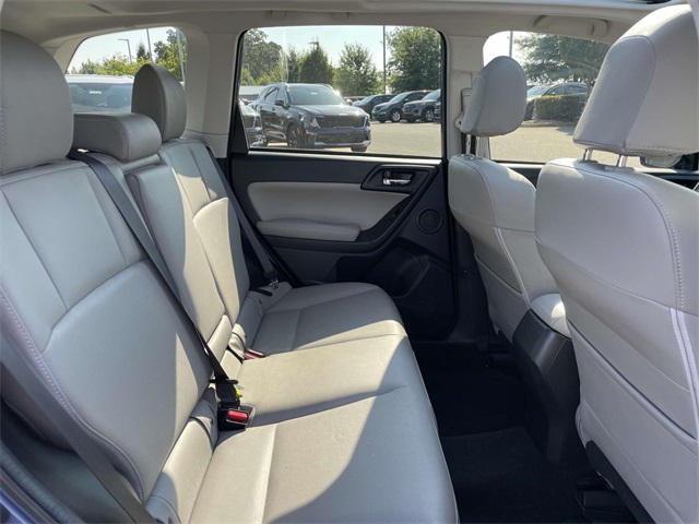 Vehicle image 11 of 39