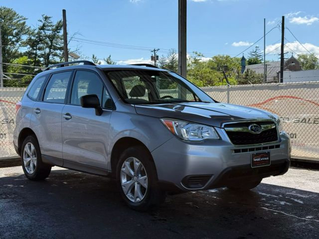 2016 Subaru Forester 2.5i Image 6 of 45