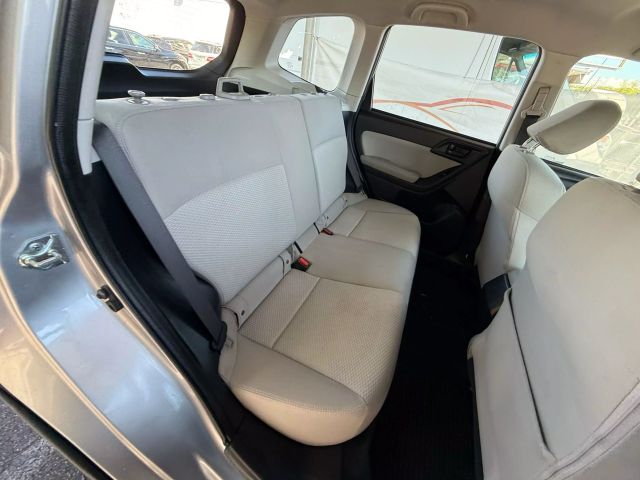 2016 Subaru Forester 2.5i Image 23 of 45