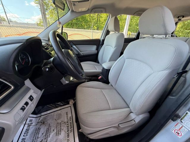 2016 Subaru Forester 2.5i Image 16 of 45