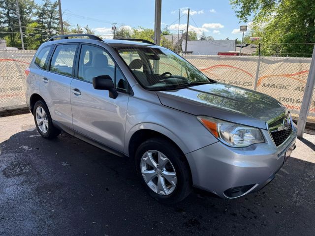2016 Subaru Forester 2.5i Image 5 of 45