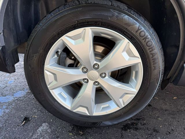 2016 Subaru Forester 2.5i Image 42 of 45