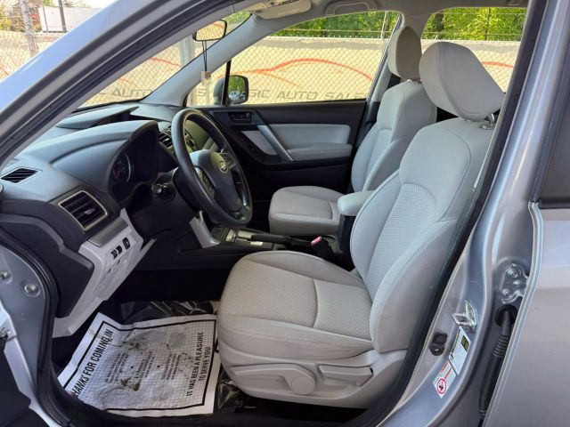 2016 Subaru Forester 2.5i Image 15 of 45