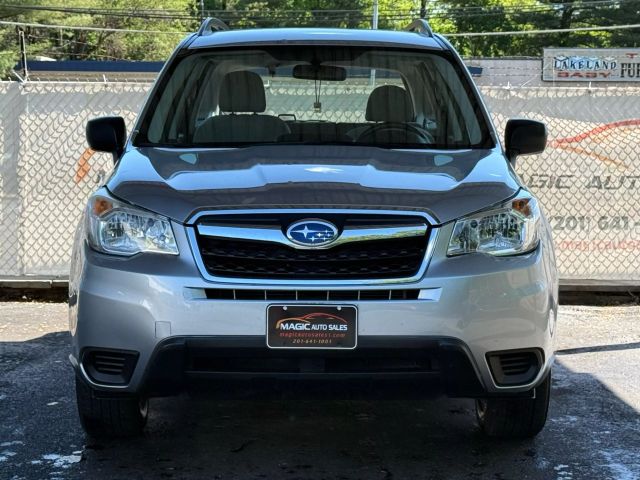 2016 Subaru Forester 2.5i Image 4 of 45