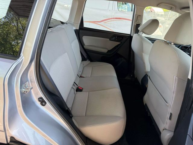 2016 Subaru Forester 2.5i Image 22 of 45