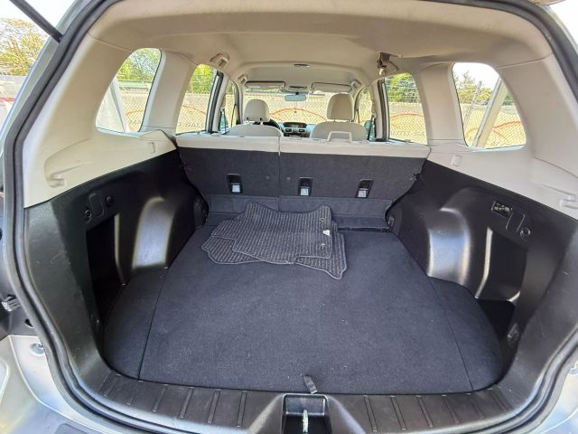 2016 Subaru Forester 2.5i Image 20 of 45