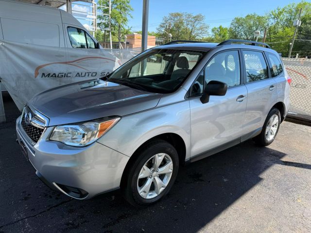 2016 Subaru Forester 2.5i Image 1 of 45