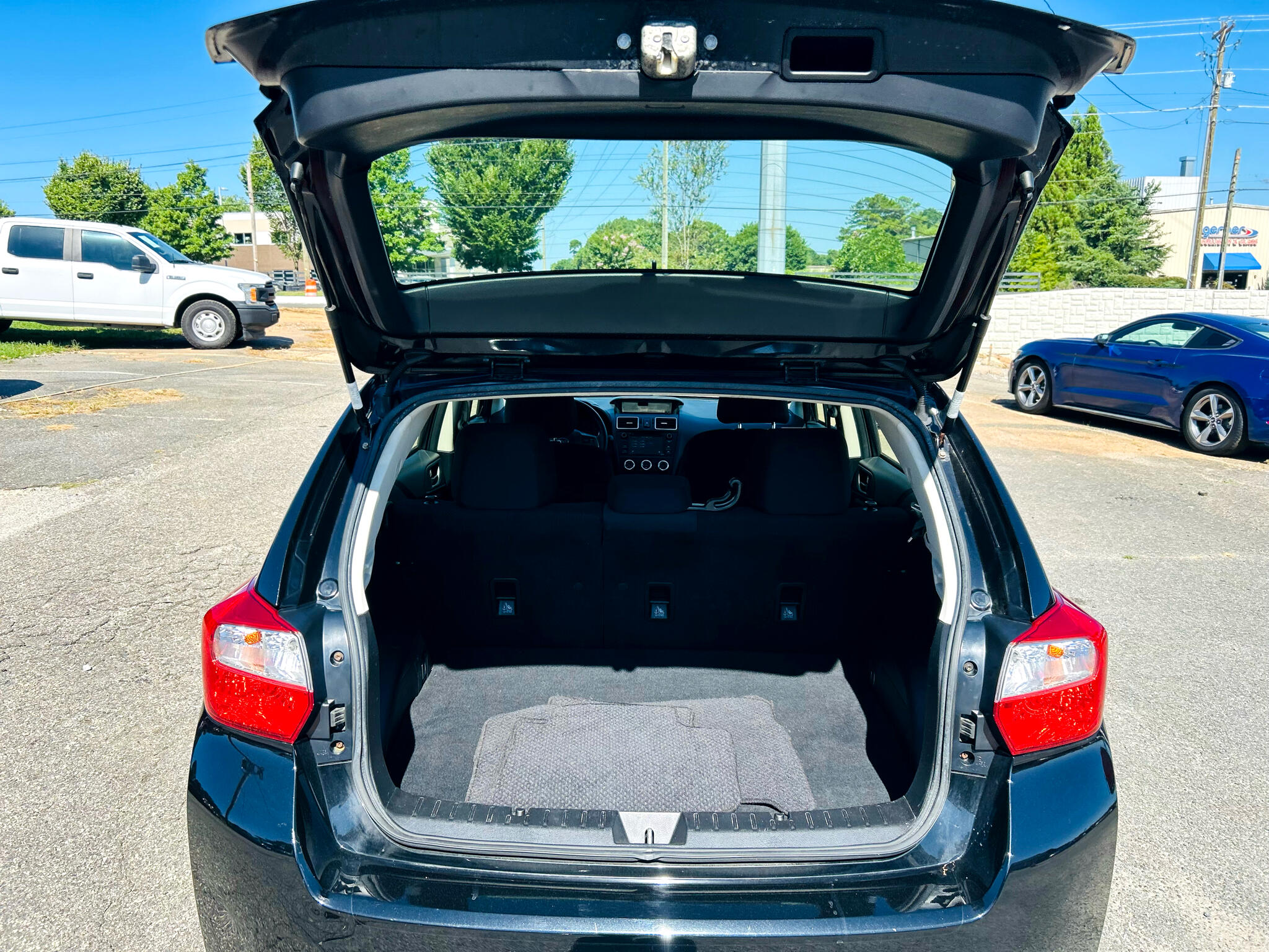 2016 Subaru Impreza 2.0i Image 14 of 50