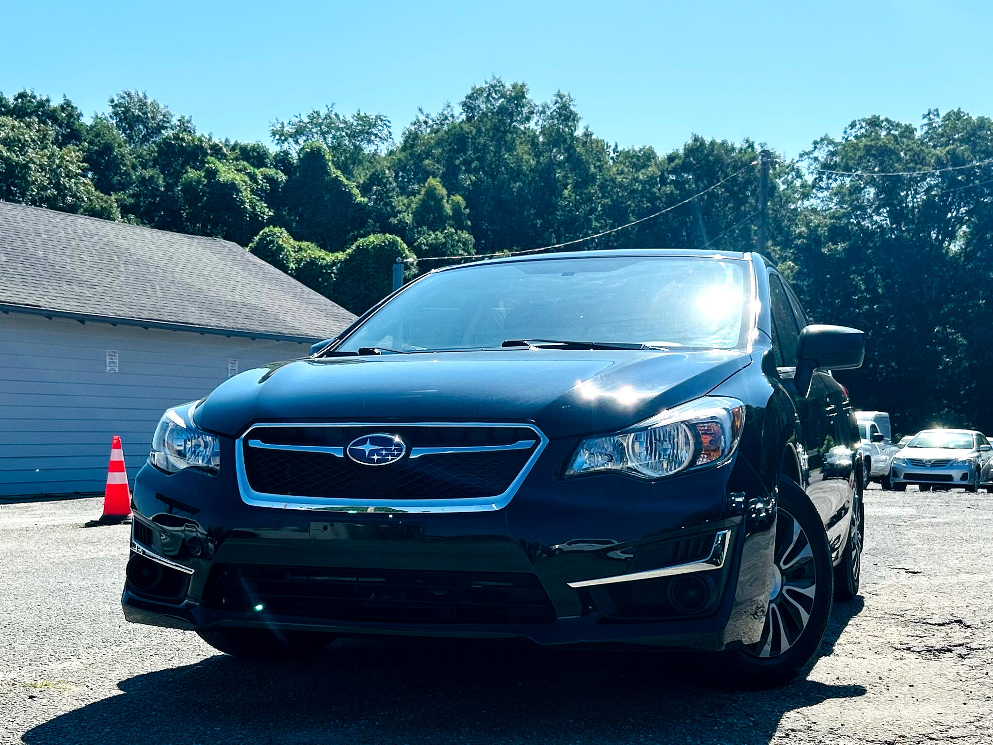 2016 Subaru Impreza 2.0i Image 2 of 50