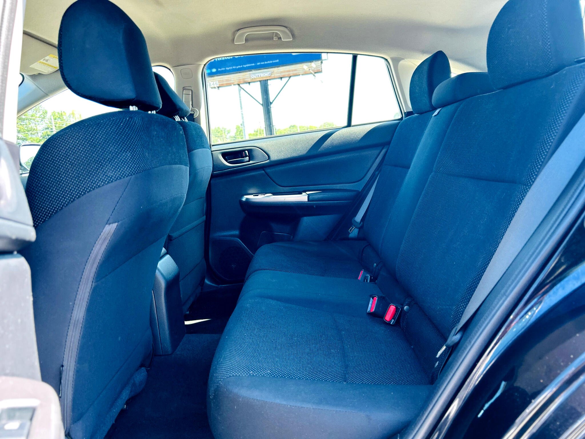 2016 Subaru Impreza 2.0i Image 16 of 50