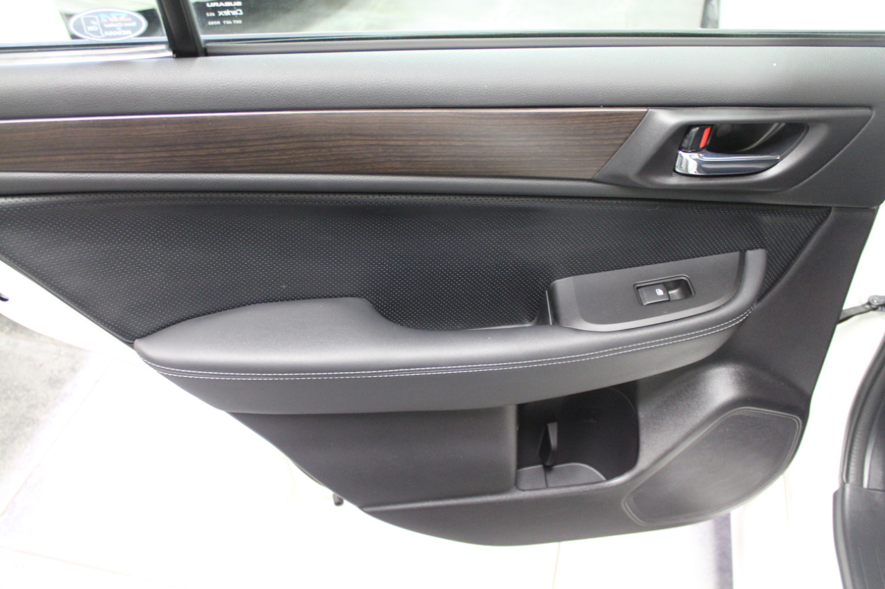 2016 Subaru Legacy 2.5i Limited Image 25 of 40