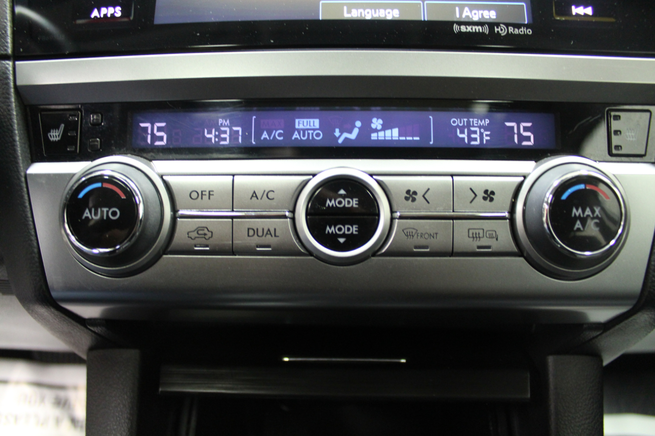 2016 Subaru Legacy 2.5i Limited Image 18 of 40