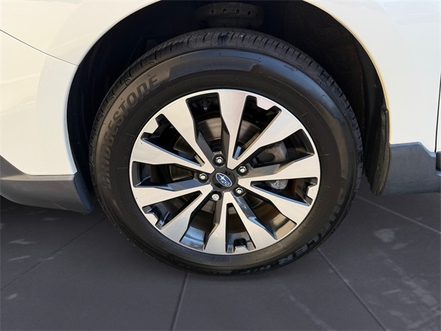 2016 Subaru Outback 2.5i Limited Image 10 of 27
