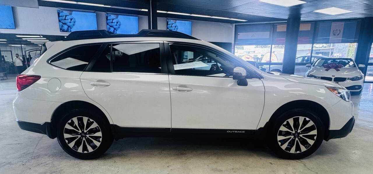 2016 Subaru Outback 2.5i Limited Image 5 of 17