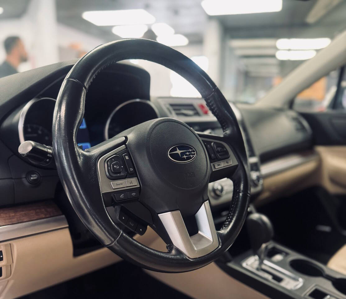 2016 Subaru Outback 2.5i Limited Image 12 of 17