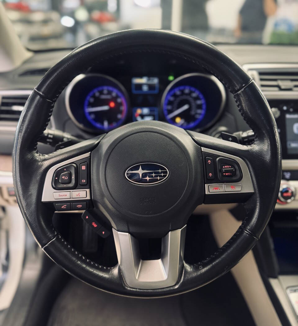 2016 Subaru Outback 2.5i Limited Image 16 of 17