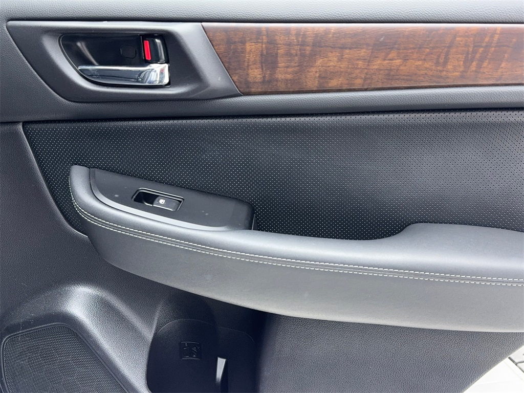 2016 Subaru Outback 3.6R Limited Image 38 of 59