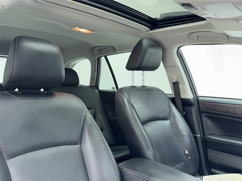 2016 Subaru Outback 3.6R Limited Image 18 of 59