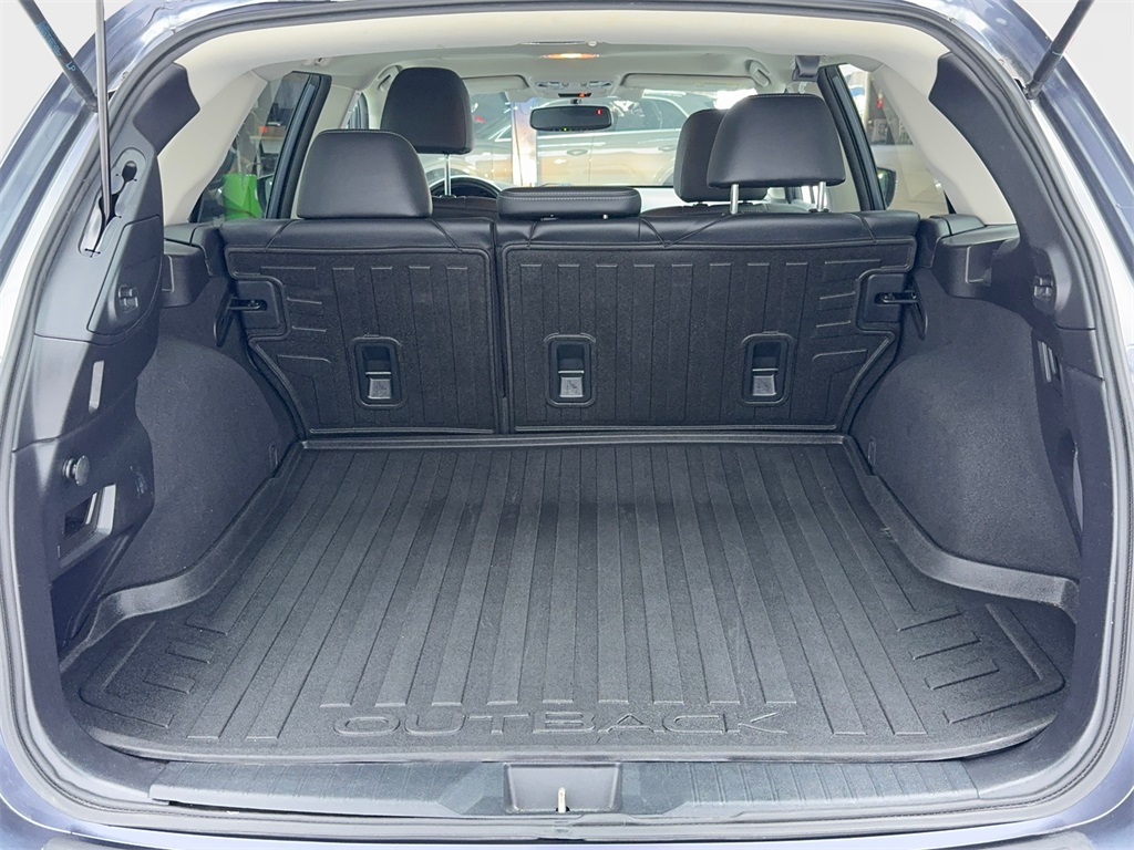 2016 Subaru Outback 3.6R Limited Image 16 of 59
