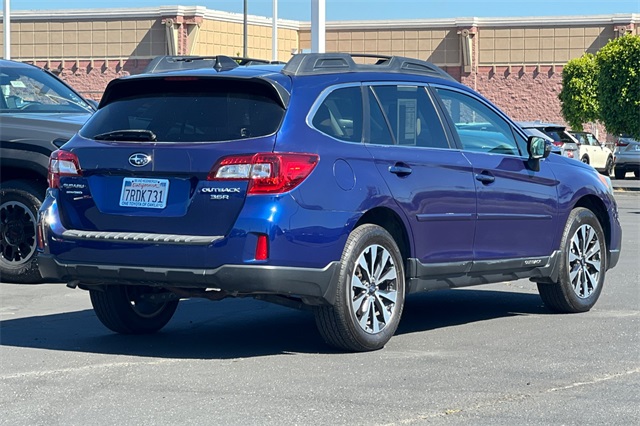 2016 Subaru Outback 3.6R Limited Image 7 of 33