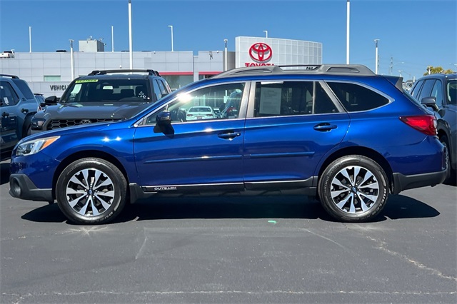 2016 Subaru Outback 3.6R Limited Image 2 of 33