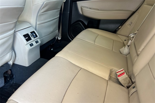 2016 Subaru Outback 3.6R Limited Image 13 of 33