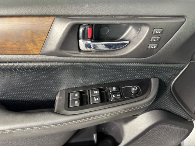 Vehicle image 33 of 50