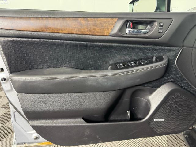 Vehicle image 32 of 50