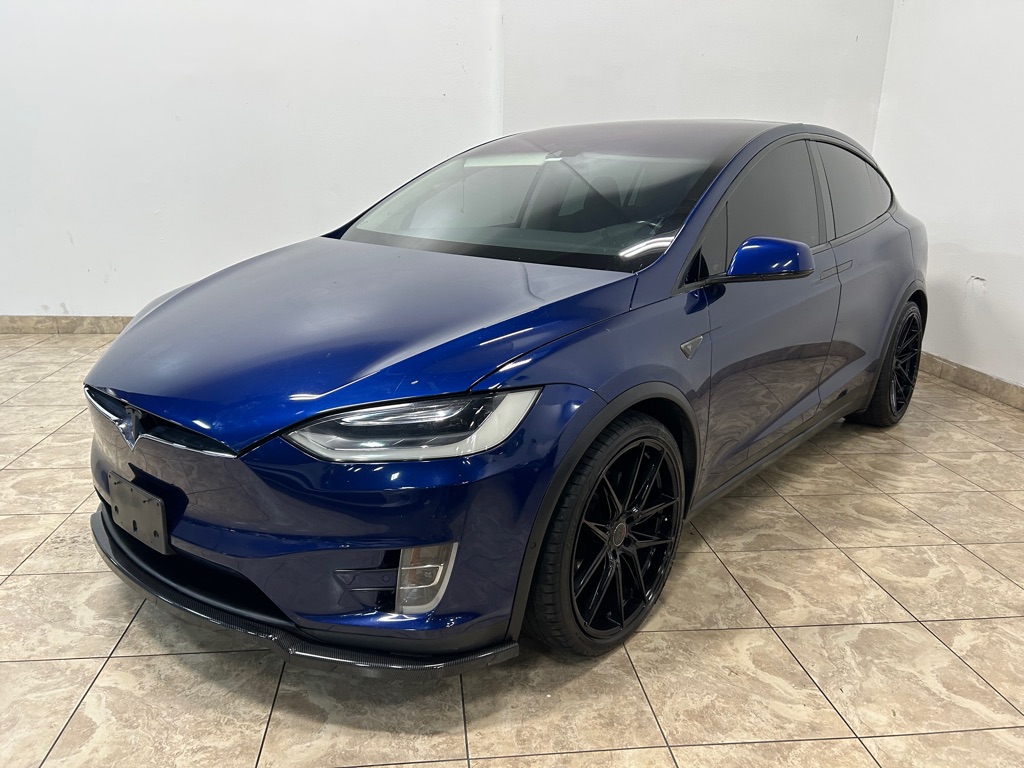 2016 Tesla Model X 90D Image 1 of 35