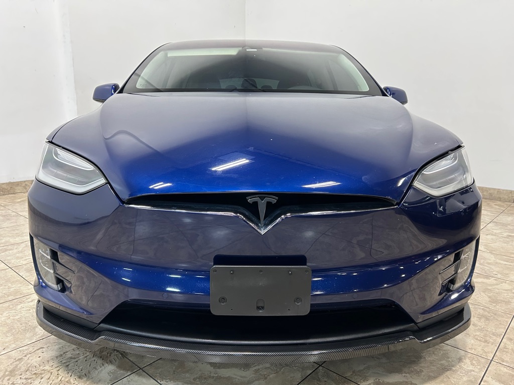 2016 Tesla Model X 90D Image 3 of 35