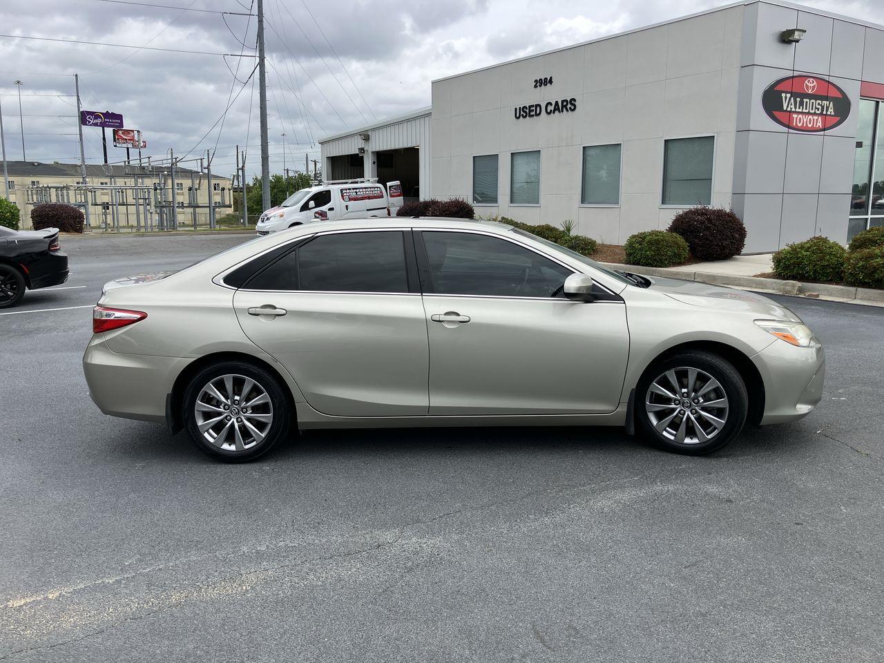 Vehicle image 4 of 33
