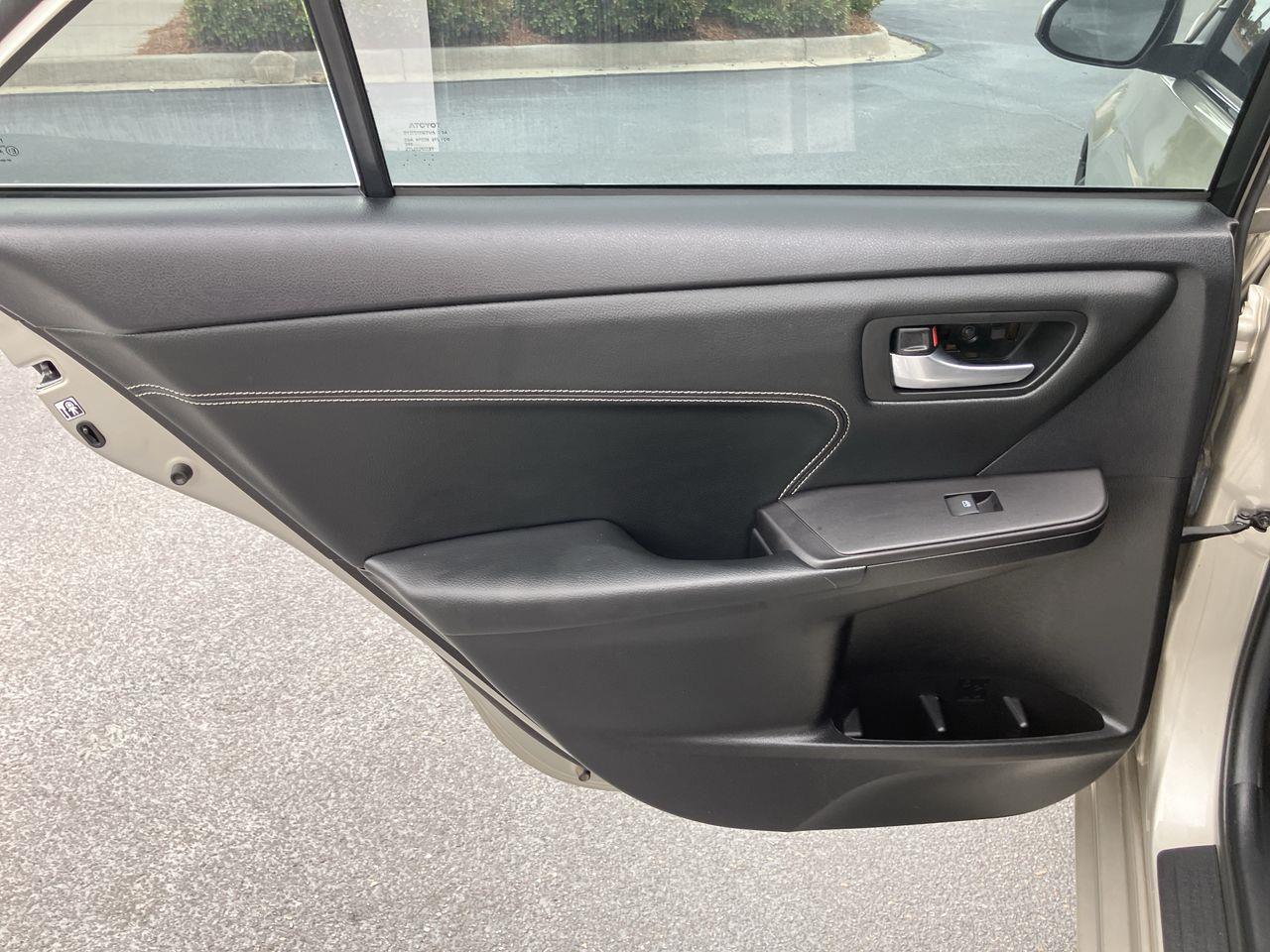 Vehicle image 23 of 33