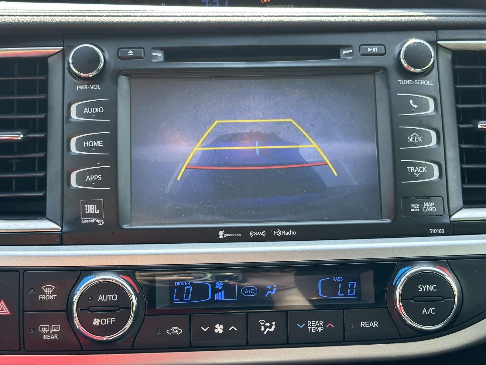 Vehicle image 23 of 28