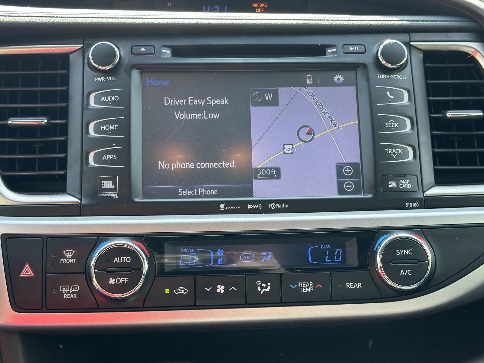 Vehicle image 22 of 28