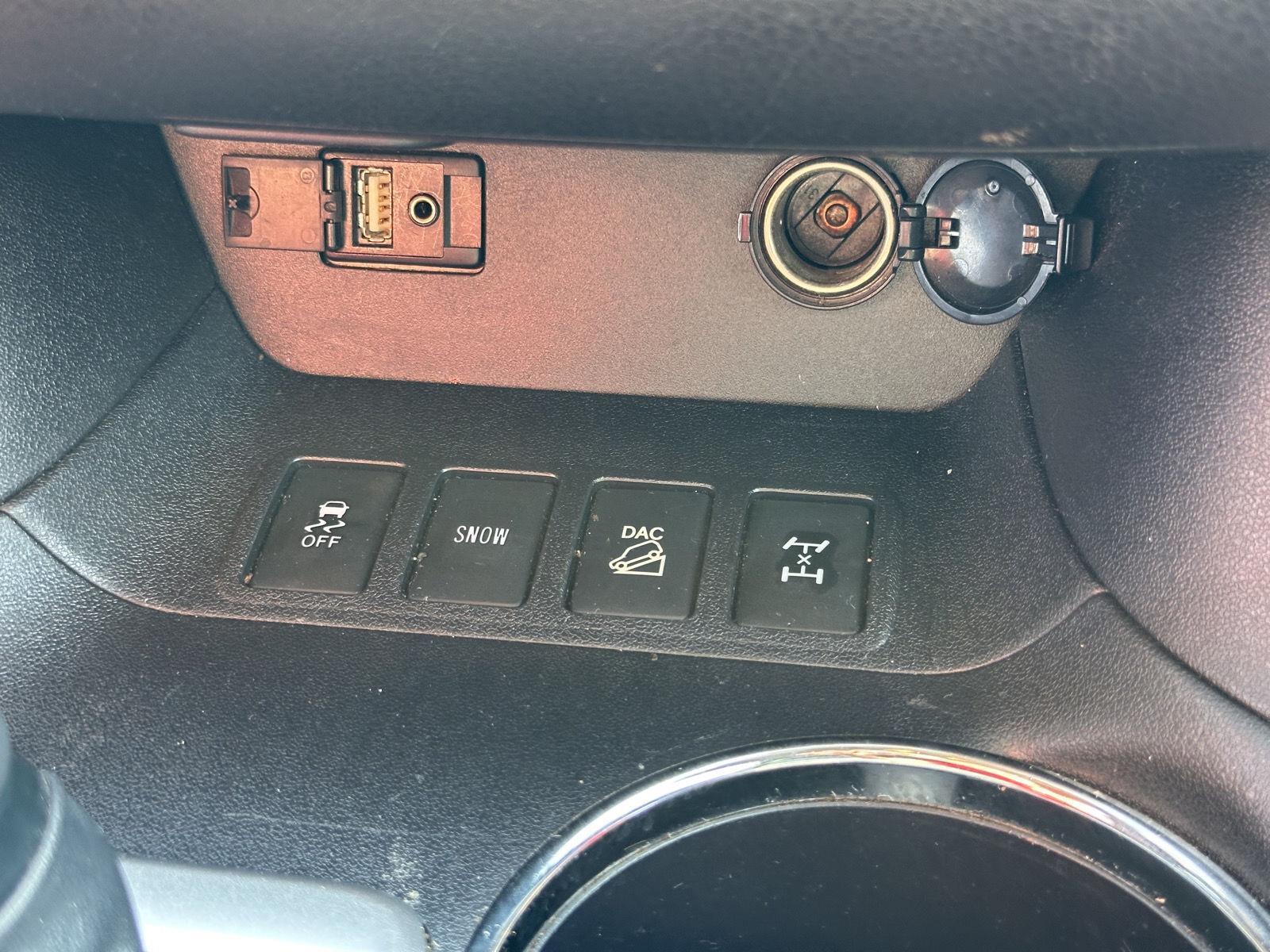 Vehicle image 24 of 28