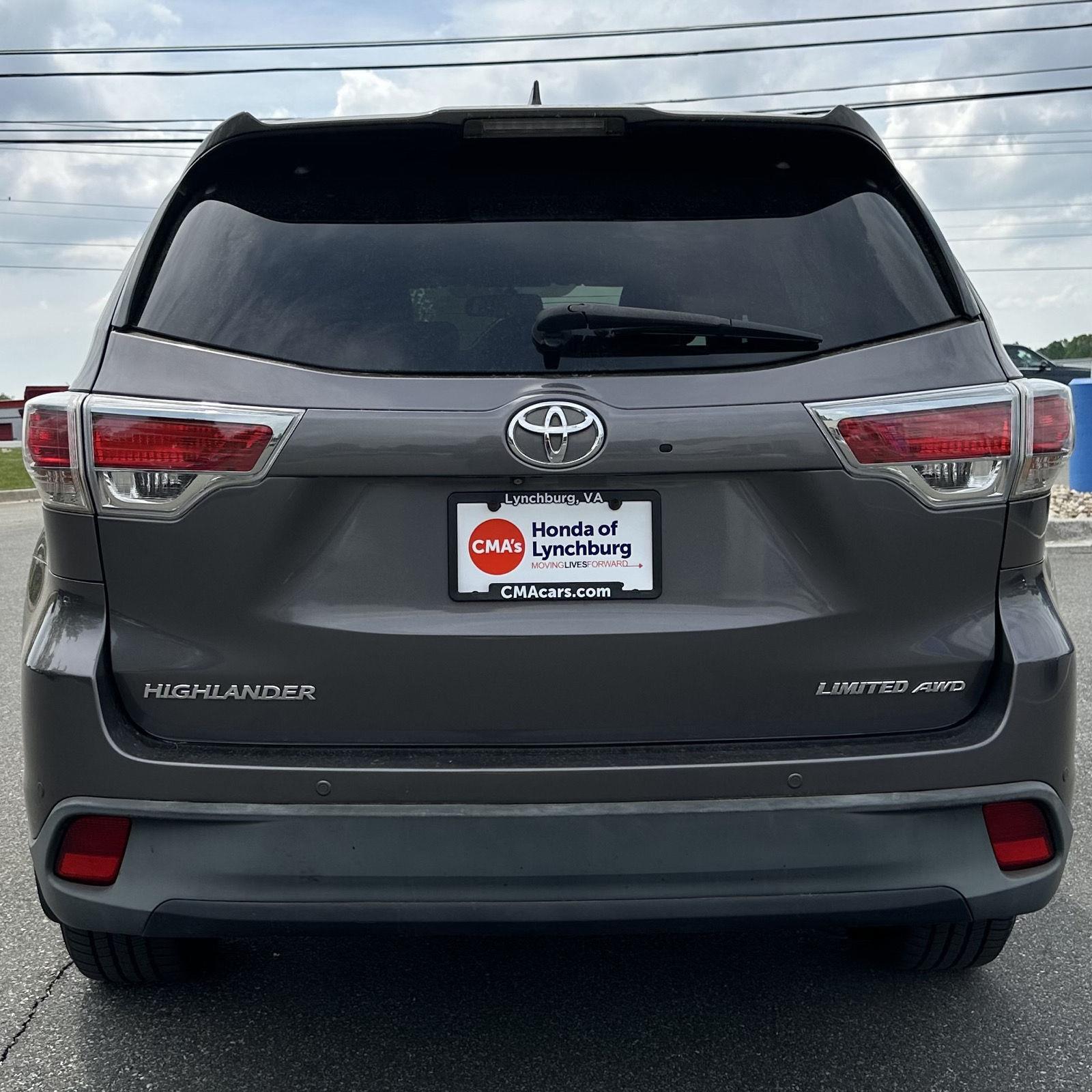Vehicle image 4 of 28