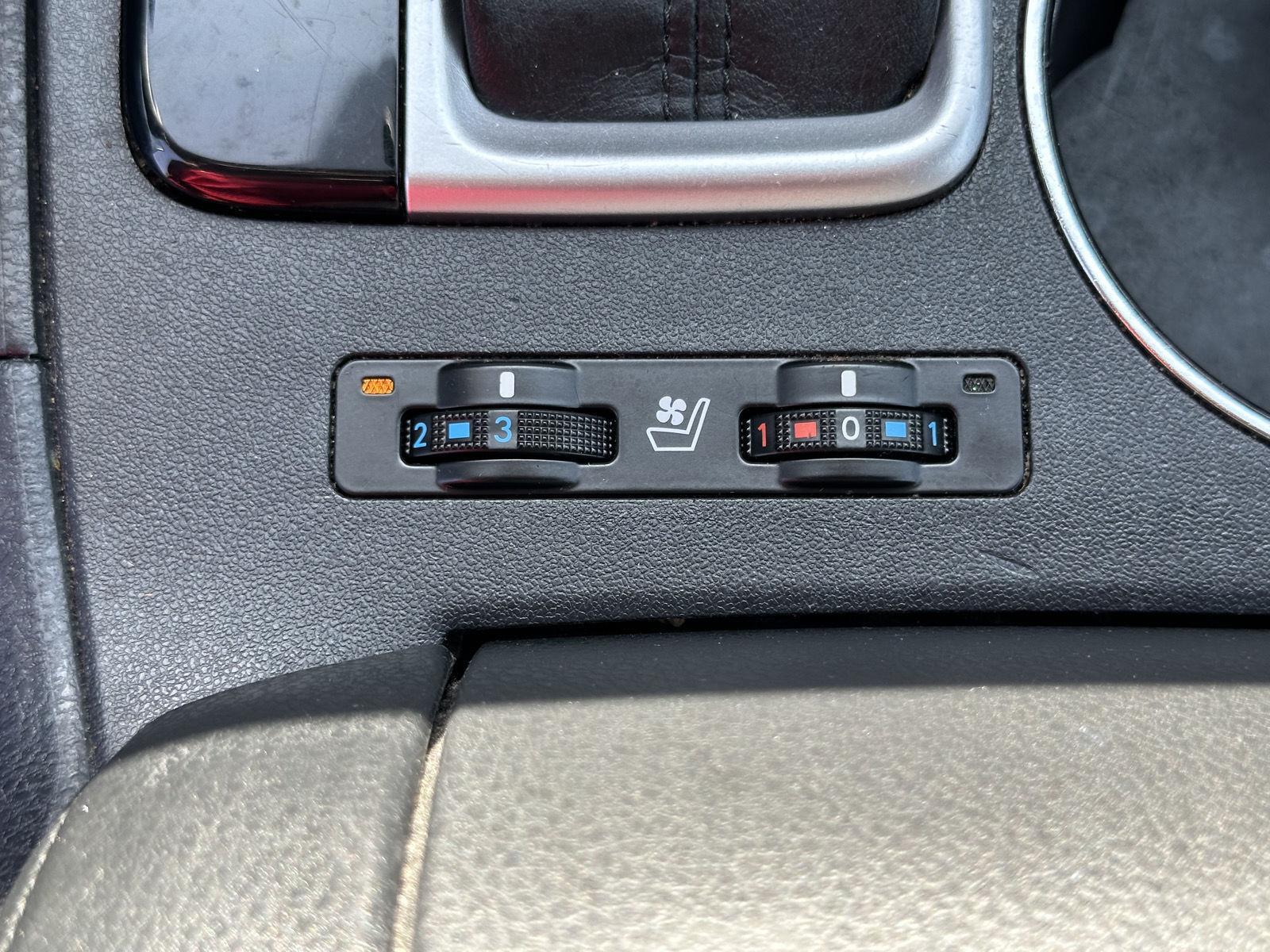Vehicle image 26 of 28
