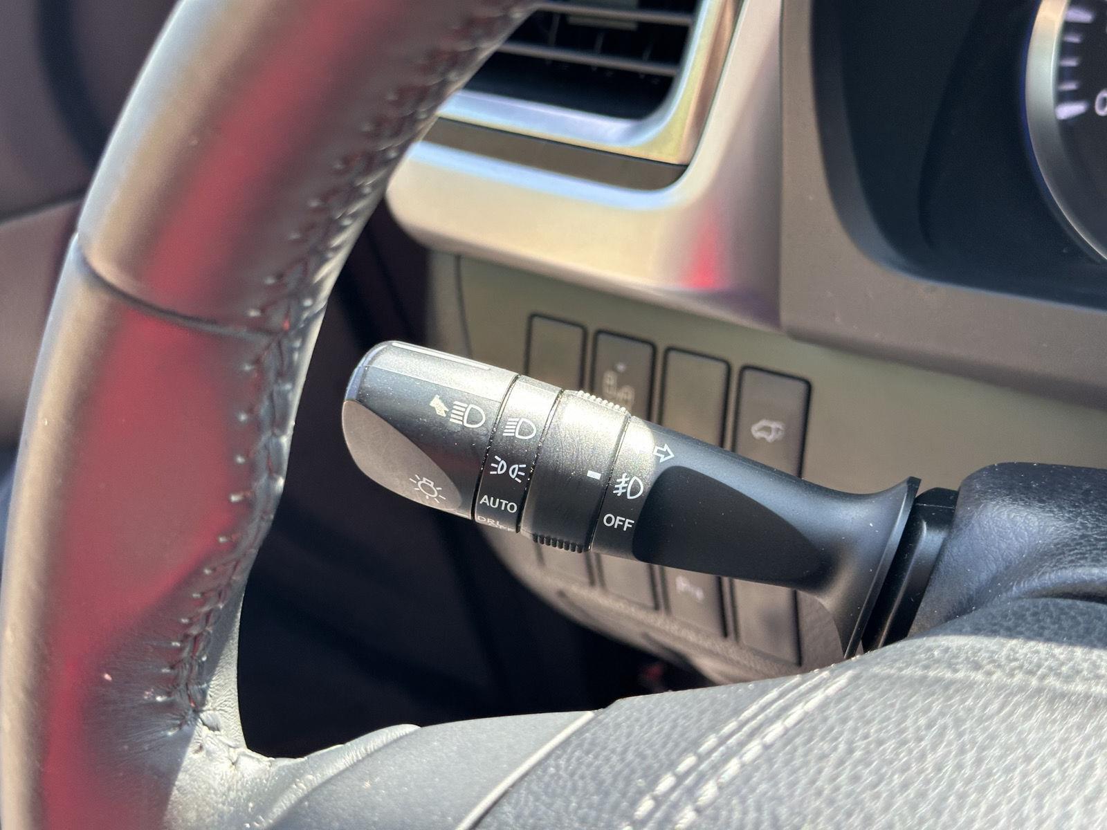 Vehicle image 19 of 28